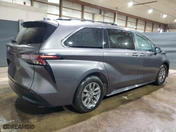 2024 Toyota Sienna XLE with VIN 5TDYRKEC8RS205440, listed as a Copart auction lot 54407305 with 49,934 mi miles and Clean Title. Bid and sale history available at carsss.com. Image 3.