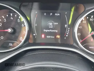 2019 Jeep Compass Altitude z VIN 3C4NJCBB6KT809494, wystawiony jako IAAI lot #42398252 z przebiegiem 62 813 mil mil oraz . Historia ofert i sprzedaży dostępna na DreamBid. Obrazek 15.