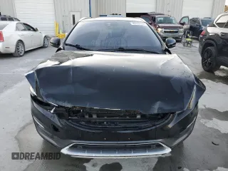 2016 Volvo V60 Cross Country T5 with VIN YV4612HK1G1019604, listed as a Copart auction lot 85134764 with 0 mi miles and Salvage Title. Bid and sale history available at carsss.com. Image 5.