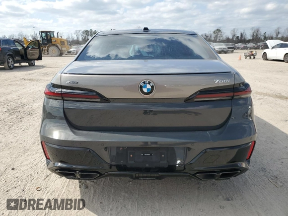 2023 BMW 7 Series 760i xDrive z VIN WBA33EJ08PCN66400, wystawiony jako Copart lot #44705455 z przebiegiem Nie podano mil oraz Nie do naprawy • Non repairable. Historia ofert i sprzedaży dostępna na DreamBid. Obrazek 7.