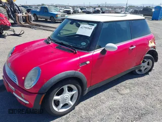 2004 MINI Hardtop z VIN WMWRC33444TJ62861, wystawiony jako IAAI lot #42795569 z przebiegiem 113 840 mil mil oraz . Historia ofert i sprzedaży dostępna na DreamBid. Obrazek 2.