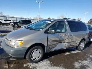 2000 Toyota Sienna LE with VIN 4T3ZF13C2YU315732, listed as a Copart auction lot 41800065 with 83,018 mi miles and Salvage title. Bid and sale history available at DreamBid. Image 1.