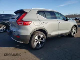 2024 Volvo XC40 Core Bright Theme с VIN YV4L12UK1R2233367, выставлен на аукционе Copart как лот 83046854 с пробегом 3 358 миль миль и Списание • Salvage title. История ставок и продаж доступна на DreamBid. Изображение 3.
