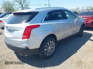 2017 Cadillac XT5 Luxury FWD z VIN 1GYKNBRS6HZ231609, wystawiony jako IAAI lot #42043791 z przebiegiem 106 594 mil mil oraz . Historia ofert i sprzedaży dostępna na DreamBid. Obrazek 4.