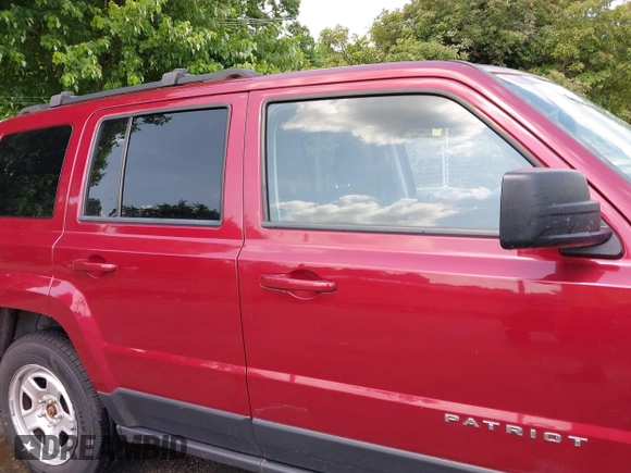 2015 Jeep Patriot Sport with VIN 1C4NJRBB9FD321235, listed as a IAAI auction lot 42161743 with 165,015 mi miles and . Bid and sale history available at DreamBid. Image 13.