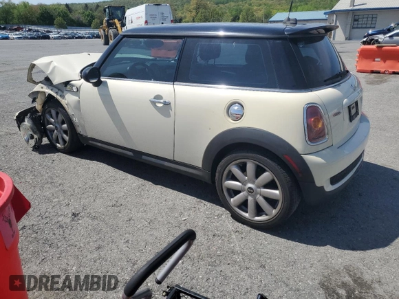 2008 MINI Hardtop S with VIN WMWMF73558TT89662, listed as a Copart auction lot 55200495 with Not Provided miles and Salvage Title. Bid and sale history available at DreamBid. Image 2.