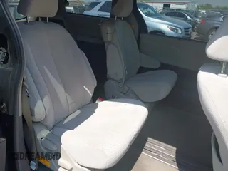 2011 Toyota Sienna LE AAS with VIN 5TDKK3DC4BS173688, listed as a IAAI auction lot 42106211 with 282,301 mi miles. Bid and sale history available at carsss.com. Image 8.