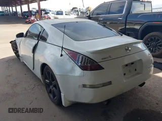 2003 Nissan 350Z Enthusiast with VIN JN1AZ34D43T116381, listed as a IAAI auction lot 41507588 with 195,944 mi miles. Bid and sale history available at carsss.com. Image 3.
