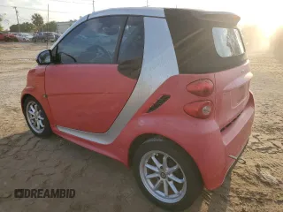 2013 Smart fortwo Passion с VIN WMEEK3BA9DK610482, выставлен на аукционе Copart как лот 74207324 с пробегом Не указан миль и На запчасти • Non repairable. История ставок и продаж доступна на DreamBid. Изображение 2.