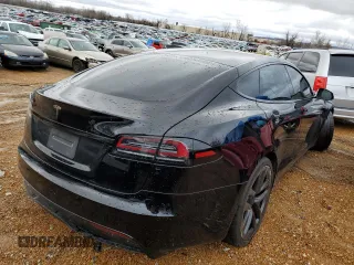 2022 Tesla Model S z VIN 5YJSA1E58NF488719, wystawiony jako Copart lot #81804213 z przebiegiem Nie podano mil oraz Szkoda całkowita • Salvage title. Historia ofert i sprzedaży dostępna na DreamBid. Obrazek 3.