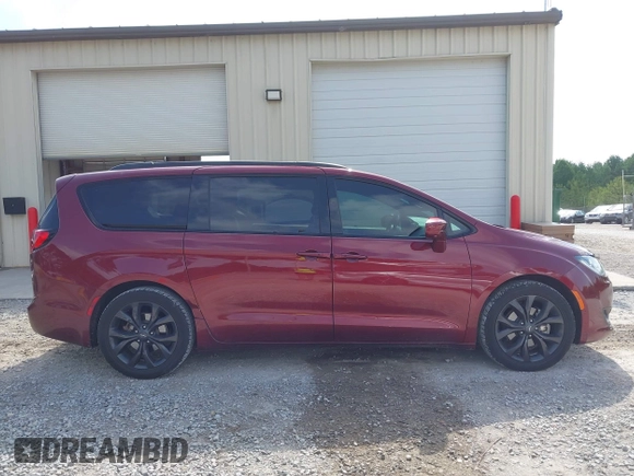 2019 Chrysler Pacifica Touring Plus z VIN 2C4RC1FG6KR532127, wystawiony jako IAAI lot #42285029 z przebiegiem 89 516 mil mil oraz . Historia ofert i sprzedaży dostępna na DreamBid. Obrazek 13.