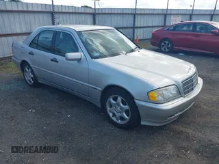 2000 Mercedes-Benz C 230 Kompressor z VIN WDBHA24G5YA865540, wystawiony jako IAAI lot #42328754 z przebiegiem 181 940 mil mil oraz . Historia ofert i sprzedaży dostępna na DreamBid. Obrazek 1.