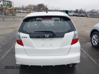 2010 Honda Fit Sport с VIN JHMGE8H41AS015052, выставлен на аукционе IAAI как лот 41364435 с пробегом 109 352 миль миль и . История ставок и продаж доступна на DreamBid. Изображение 16.