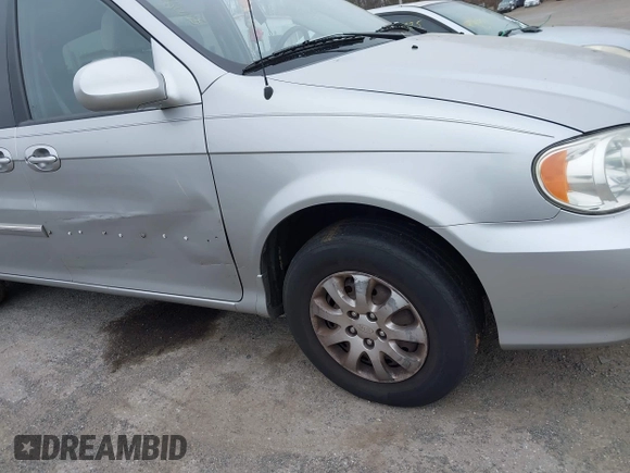 2004 Kia Sedona LX with VIN KNDUP131946545303, listed as a IAAI auction lot 41714164 with 1 mi miles. Bid and sale history available at carsss.com. Image 6.