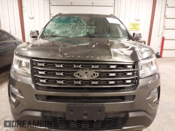 2017 Ford Explorer XLT with VIN 1FM5K8D86HGA22842, listed as a IAAI auction lot 41979924 with 103,486 mi miles and . Bid and sale history available at carsss.com. Image 6.