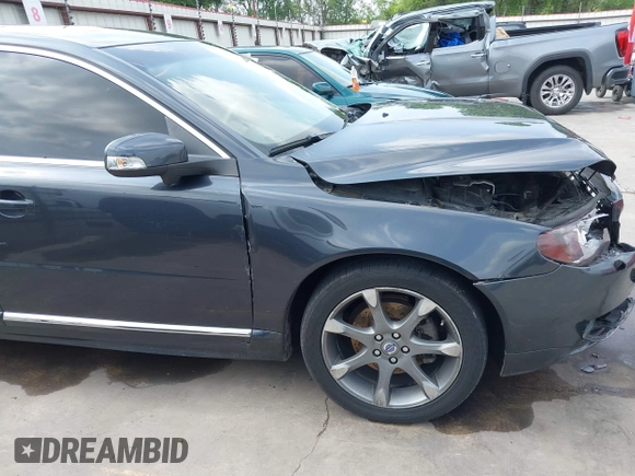 2011 Volvo S80 3.2L with VIN YV1952AS1B1138075, listed as a IAAI auction lot 41918597 with 192,441 mi miles. Bid and sale history available at carsss.com. Image 18.