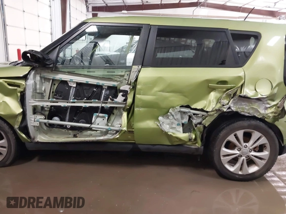 2015 Kia Soul + with VIN KNDJP3A57F7774967, listed as a IAAI auction lot 41376725 with 71,284 mi miles. Bid and sale history available at carsss.com. Image 6.
