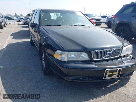 2000 Volvo S70 с VIN YV1LS56D1Y2662615, выставлен на аукционе IAAI как лот 41622599 с пробегом 269 328 миль миль и . История ставок и продаж доступна на DreamBid. Изображение 1.