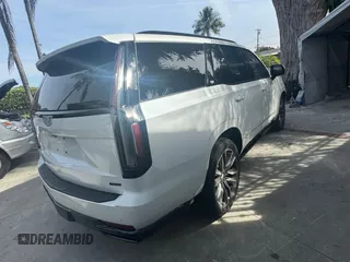 2024 Cadillac Escalade 4WD Sport Platinum z VIN 1GYS4GKL9RR176710, wystawiony jako Copart lot #80228794 z przebiegiem 914 mil mil oraz Czysty tytuł • Clean title. Historia ofert i sprzedaży dostępna na DreamBid. Obrazek 4.