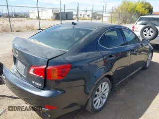 2009 Lexus IS with VIN JTHBK262995088777, listed as a IAAI auction lot 41908060 with 174,386 mi miles. Bid and sale history available at carsss.com. Image 4.
