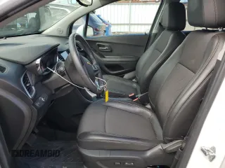2022 Chevrolet Trax LT z VIN KL7CJLSM7NB568766, wystawiony jako Copart lot #58099525 z przebiegiem 6 057 mil mil oraz Czysty tytuł • Clean title. Historia ofert i sprzedaży dostępna na DreamBid. Obrazek 7.