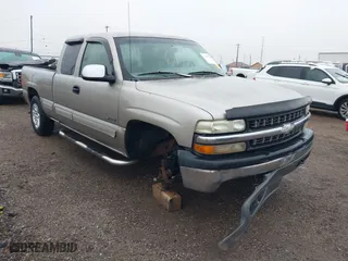 2000 Chevrolet Silverado 1500 LT with VIN 1GCEK19T4YE178639, listed as a IAAI auction lot 41397830 with 289,674 mi miles. Bid and sale history available at carsss.com. Image 6.