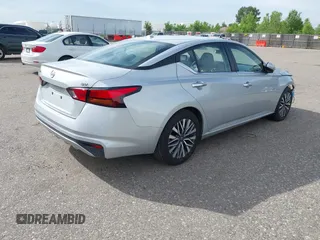 2023 Nissan Altima SV z VIN 1N4BL4DV4PN332376, wystawiony jako IAAI lot #42402867 z przebiegiem 51 763 mil mil oraz . Historia ofert i sprzedaży dostępna na DreamBid. Obrazek 4.