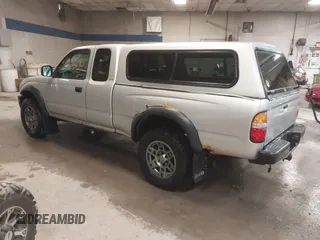 2004 Toyota Tacoma z VIN 5TEWN72N84Z399274, wystawiony jako IAAI lot #41936690 z przebiegiem 322 181 mil mil oraz . Historia ofert i sprzedaży dostępna na DreamBid. Obrazek 3.