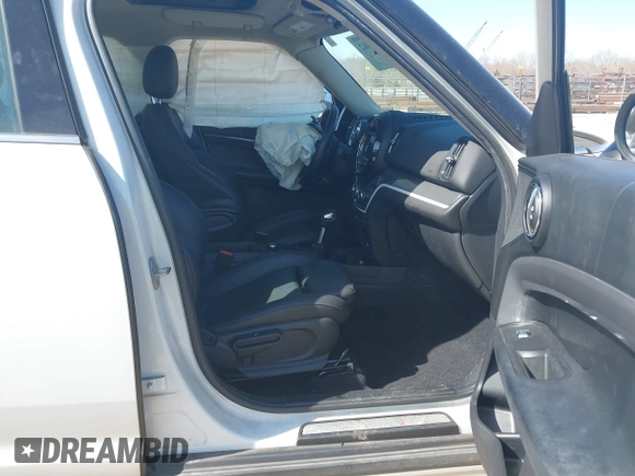 2019 MINI Countryman Cooper S с VIN WMZYT5C53K3G93102, выставлен на аукционе IAAI как лот 41703882 с пробегом 71 581 миль миль и . История ставок и продаж доступна на DreamBid. Изображение 5.