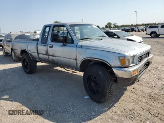 1990 Toyota Pickup DLX z VIN JT4VN13D3L5024456, wystawiony jako Copart lot #75834064 z przebiegiem 200 893 mil mil oraz Szkoda całkowita • Salvage title. Historia ofert i sprzedaży dostępna na DreamBid. Obrazek 4.