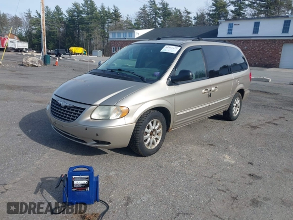 2003 Chrysler Town & Country LXi with VIN 2C8GP54L93R372831, listed as a IAAI auction lot 42132738 with 88,442 mi miles. Bid and sale history available at carsss.com. Image 2.