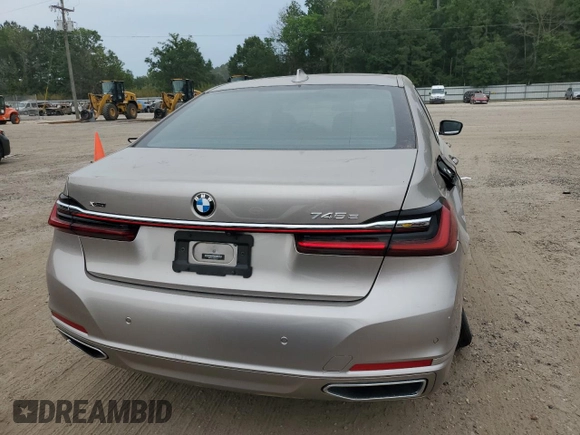 2021 BMW 7 Series z VIN WBA7W4C07MCF50137, wystawiony jako Copart lot #56453774 z przebiegiem 21 314 mil mil oraz . Historia ofert i sprzedaży dostępna na DreamBid. Obrazek 6.