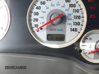 2003 Dodge Stratus SE z VIN 4B3AG42G93E196528, wystawiony jako IAAI lot #41941304 z przebiegiem 191 930 mil mil oraz . Historia ofert i sprzedaży dostępna na DreamBid. Obrazek 7.