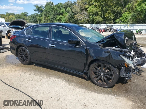 2017 Nissan Altima SR with VIN 1N4AL3AP1HC203620, listed as a Copart auction lot 73245264 with 95,238 mi miles and Salvage title. Bid and sale history available at DreamBid. Image 4.