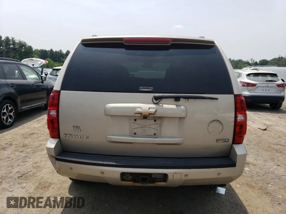 2008 Chevrolet Tahoe 3LT z VIN 1GNFK13078J175980, wystawiony jako Copart lot #59891595 z przebiegiem 234 081 mil mil oraz Czysty tytuł • Clean title. Historia ofert i sprzedaży dostępna na DreamBid. Obrazek 6.