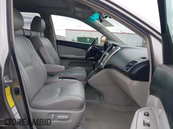 2005 Lexus RX 330 with VIN JTJHA31U450098358, listed as a IAAI auction lot 41986367 with 197,108 mi miles. Bid and sale history available at carsss.com. Image 5.