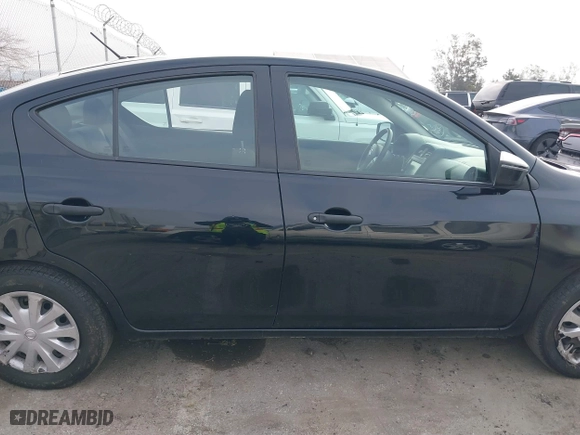 2019 Nissan Versa Sedan SV with VIN 3N1CN7AP6KL821440, listed as a IAAI auction lot 41539684 with 148,526 mi miles. Bid and sale history available at carsss.com. Image 13.