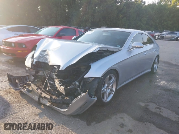 2006 Mercedes-Benz CLS-Class with VIN WDDDJ75X76A062548, listed as a IAAI auction lot 40212012 with 117,233 mi miles. Bid and sale history available at carsss.com. Image 2.