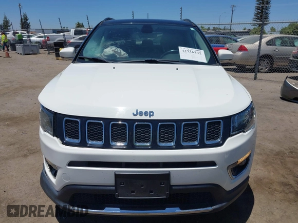 2018 Jeep Compass Limited z VIN 3C4NJCCB7JT410882, wystawiony jako IAAI lot #42536532 z przebiegiem 70 404 mil mil oraz . Historia ofert i sprzedaży dostępna na DreamBid. Obrazek 12.