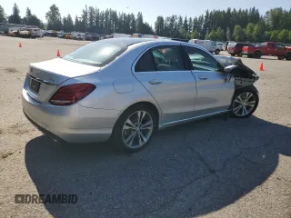 2017 Mercedes-Benz C 300 z VIN 55SWF4KB2HU188885, wystawiony jako Copart lot #59305435 z przebiegiem Nie podano mil oraz Szkoda całkowita • Salvage title. Historia ofert i sprzedaży dostępna na DreamBid. Obrazek 3.