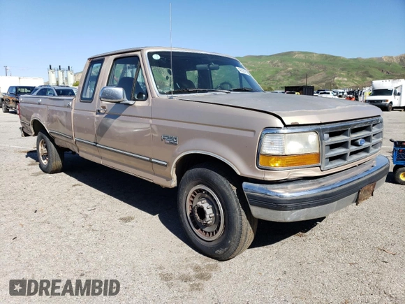 1993 Ford F-250 with VIN 1FTHX25H4PKA63657, listed as a Copart auction lot 49556385 with Not provided miles and Clean title. Bid and sale history available at DreamBid. Image 4.