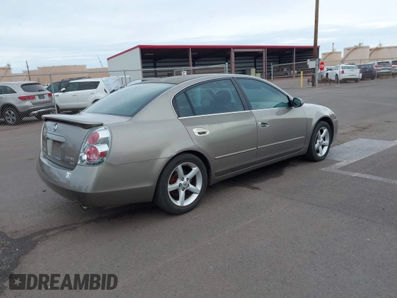 2005 Nissan Altima SE z VIN 1N4BL11EX5C161029, wystawiony jako IAAI lot #42044113 z przebiegiem 124 313 mil mil oraz . Historia ofert i sprzedaży dostępna na DreamBid. Obrazek 4.