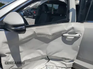 2018 Toyota Highlander LE z VIN 5TDBZRFH4JS890548, wystawiony jako Copart lot #56752715 z przebiegiem 54 152 mil mil oraz Szkoda całkowita • Salvage title. Historia ofert i sprzedaży dostępna na DreamBid. Obrazek 7.