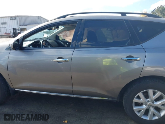 2011 Nissan Murano SV z VIN JN8AZ1MW7BW169774, wystawiony jako IAAI lot #40752308 z przebiegiem 167 144 mil mil oraz . Historia ofert i sprzedaży dostępna na DreamBid. Obrazek 14.