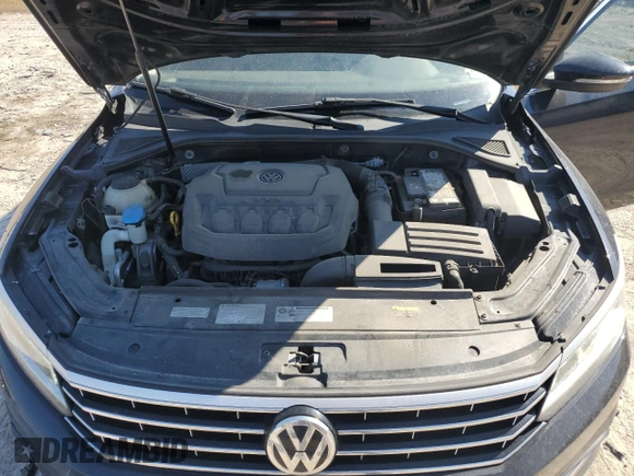 2018 Volkswagen Passat SE z VIN 1VWBA7A33JC032736, wystawiony jako Copart lot #48793675 z przebiegiem 171 726 mil mil oraz Szkoda całkowita • Salvage title. Historia ofert i sprzedaży dostępna na DreamBid. Obrazek 11.