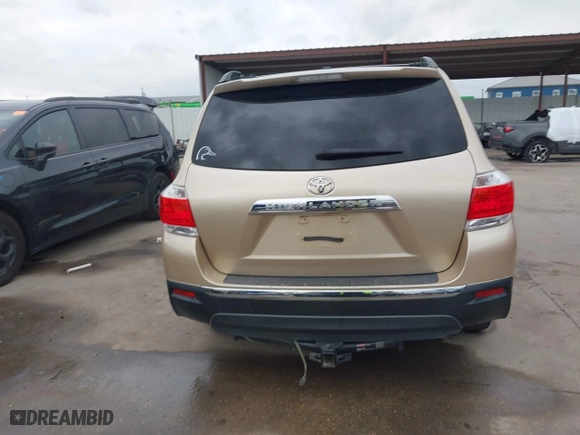 2011 Toyota Highlander with VIN 5TDZK3EH3BS038579, listed as a IAAI auction lot 37866988 with 128,956 mi miles. Bid and sale history available at carsss.com. Image 16.