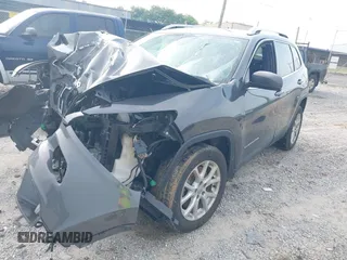 2017 Jeep Cherokee Latitude z VIN 1C4PJLCB3HW662626, wystawiony jako IAAI lot #42485105 z przebiegiem Nie podano mil oraz . Historia ofert i sprzedaży dostępna na DreamBid. Obrazek 17.