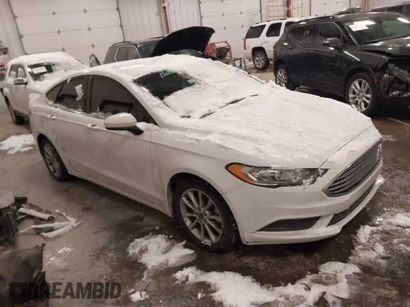 2017 Ford Fusion SE with VIN 3FA6P0H71HR346924, listed as a IAAI auction lot 41597931 with 132,267 mi miles. Bid and sale history available at carsss.com. Image 1.