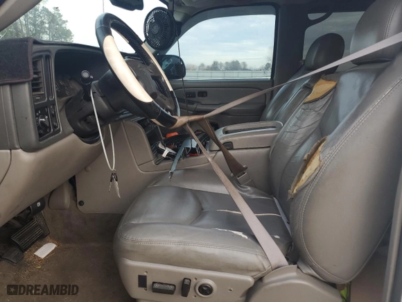2005 Chevrolet Avalanche LS with VIN 3GNEC12Z45G212232, listed as a Copart auction lot 42729535 with 301,439 mi miles and Salvage Title. Bid and sale history available at carsss.com. Image 7.