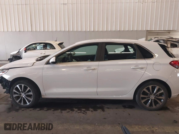 2018 Hyundai Elantra z VIN KMHH35LE0JU029275, wystawiony jako IAAI lot #39288538 z przebiegiem 17 937 mil mil oraz . Historia ofert i sprzedaży dostępna na DreamBid. Obrazek 15.
